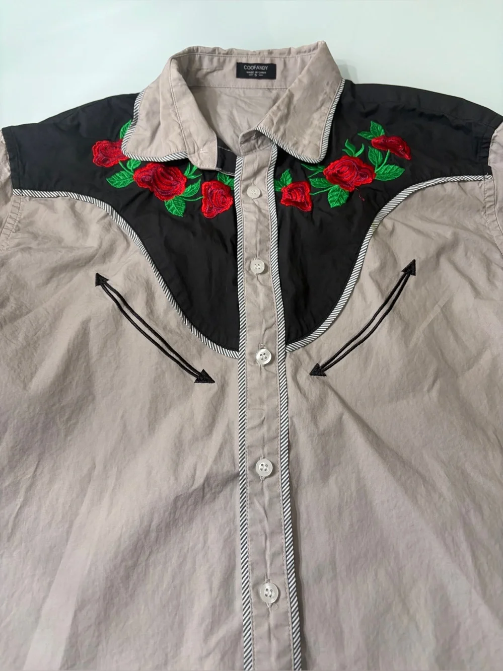 Western Embroidered Rose Button-Down Shirt - Gray & Black